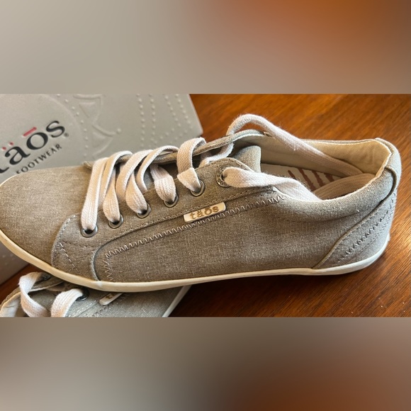Taos Star Retro Shoe Women 8.5
Brown Canvas Lace Up Arch Support Walking Sneaker - Picture 11 of 14
